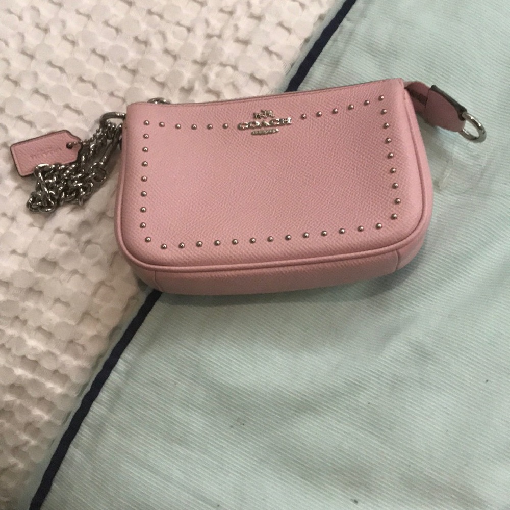 Light pink clutch